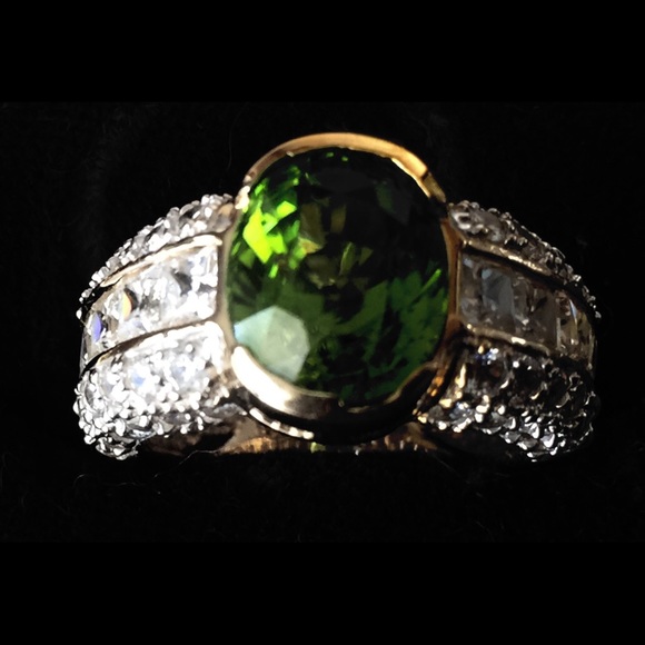 Jewelry - Elegant Peridot White Topaz 14 K Yellow Gold Ring